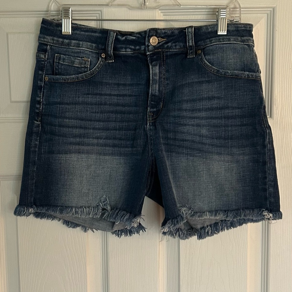 Zenana Mid Rise Raw Frayed Hem Denim Shorts Size Large